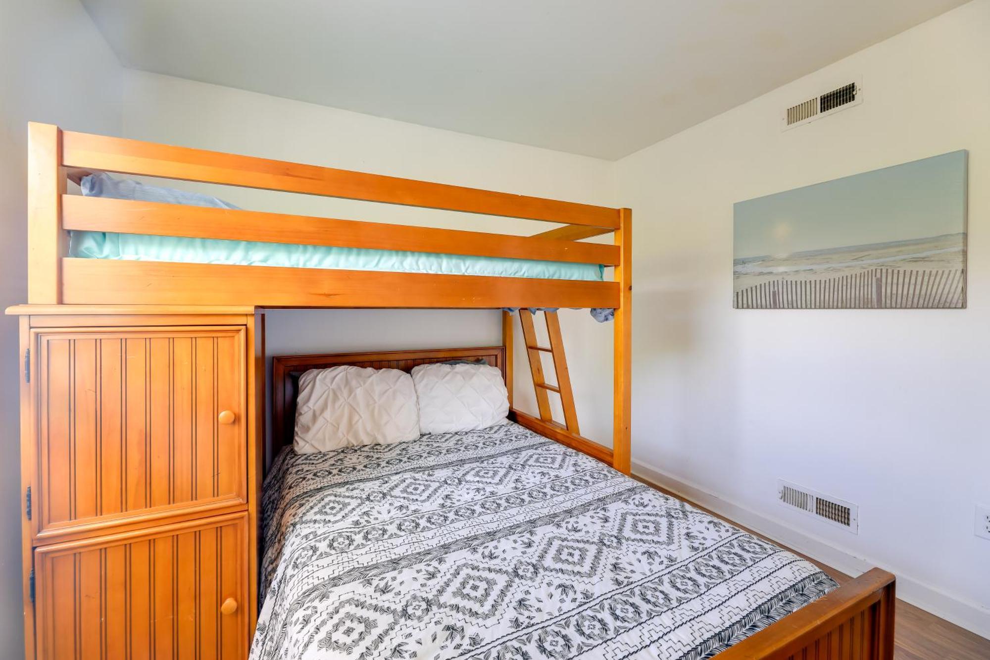West Of The Moon Ocean Apt With Beach Access! Emerald Isle Zewnętrze zdjęcie